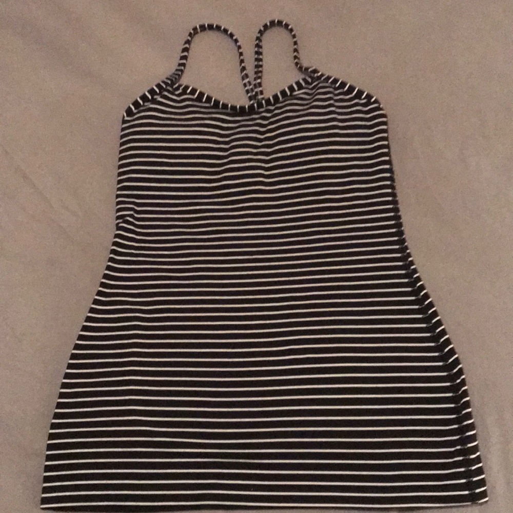 Lululemon black and white tank